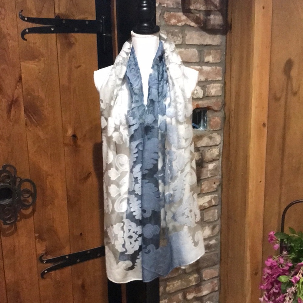 NWT Crosstree Lane Blue & Gray Damask Scarf